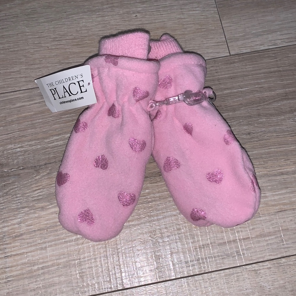 NWT The Children’s Place 12-24 months pink mittens heart pattern
